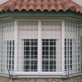 Cerrajería Epifanio Velasco casa con ventana enrejada